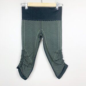 Lululemon In the Flow Cropped Leggings Green & Black Print - Size 6